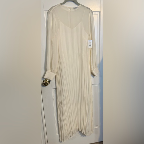 Nordstrom Elegant White Long Sleeve Pleated Dress - Picture 2 of 8